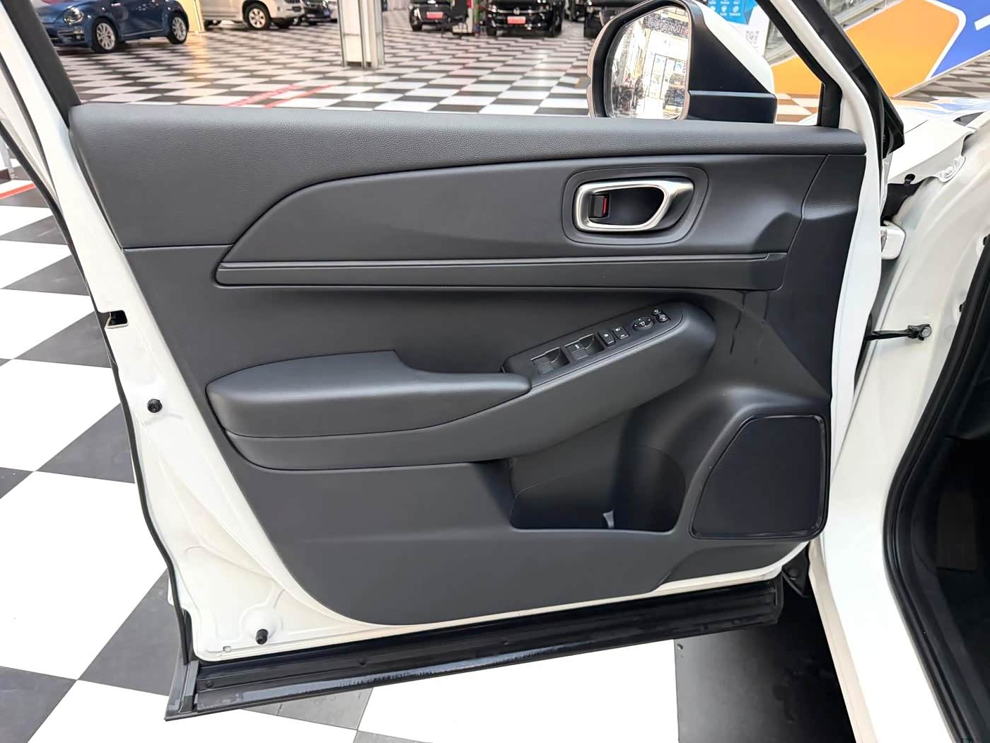 Honda XR-V 1.5 л 2023 г. Белый, пробег 16000 км