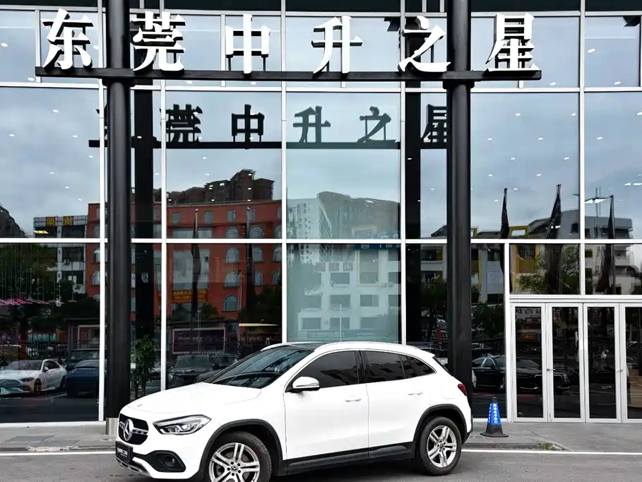 Mercedes-Benz GLA 2024