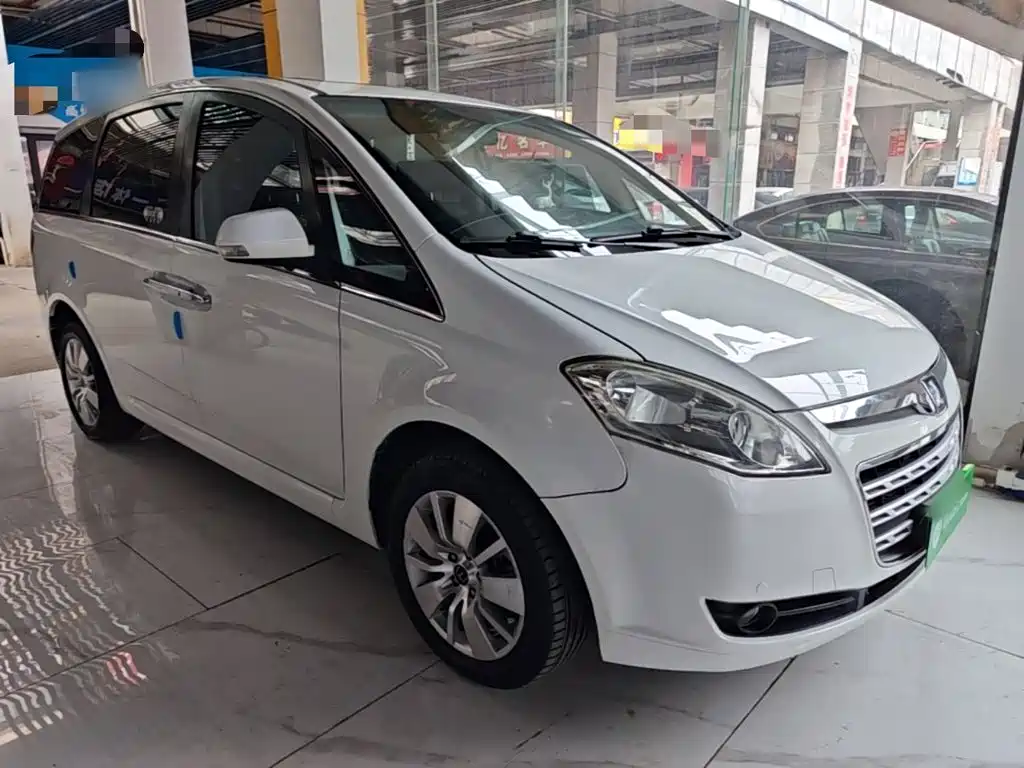 Luxgen Big 7 MPV — миниатюра 4