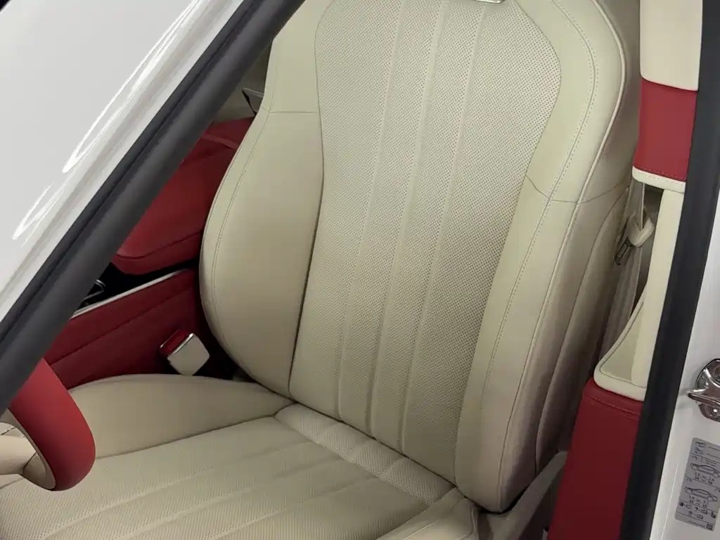Bentley Flying Spur — миниатюра 9