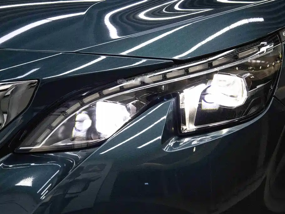 Peugeot 5008 2017 380THP 7 мест Luxury GT