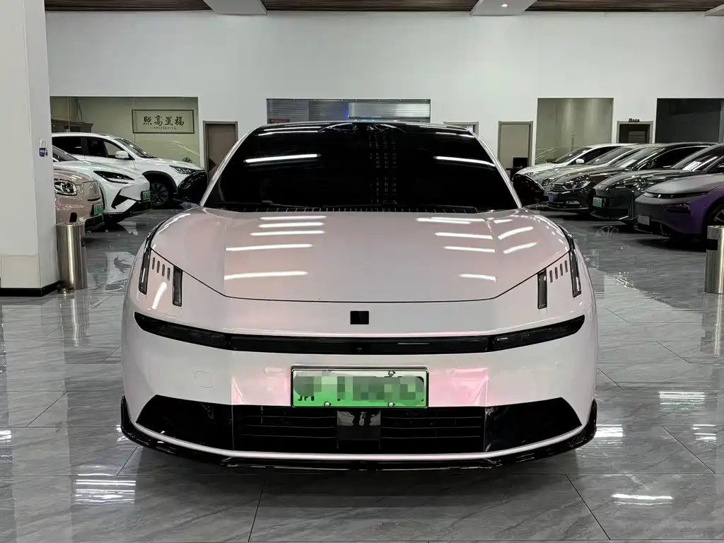 Lynk & Co 10 — миниатюра 2