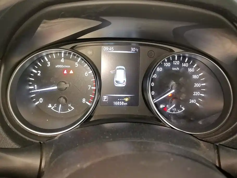 Nissan Qashqai — миниатюра 14