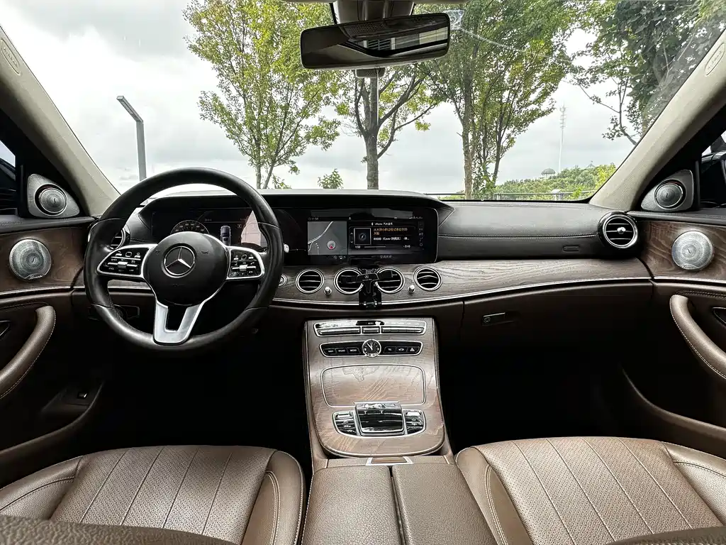 MERCEDES-BENZ E CLASS