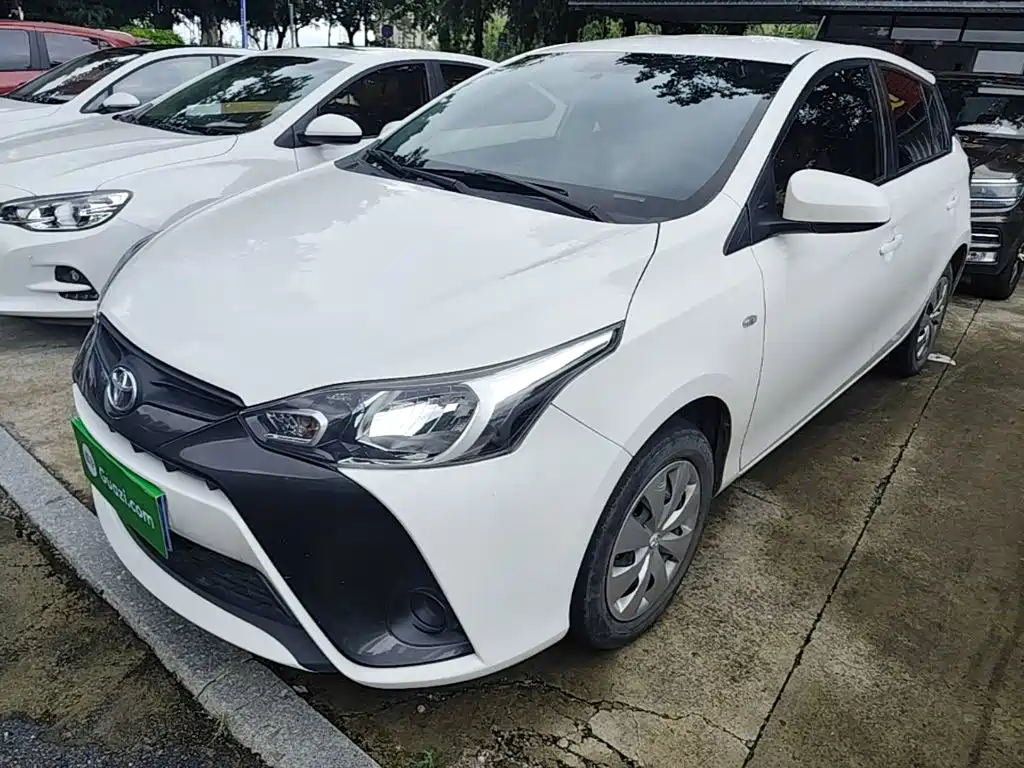 Toyota Yaris L — миниатюра 2