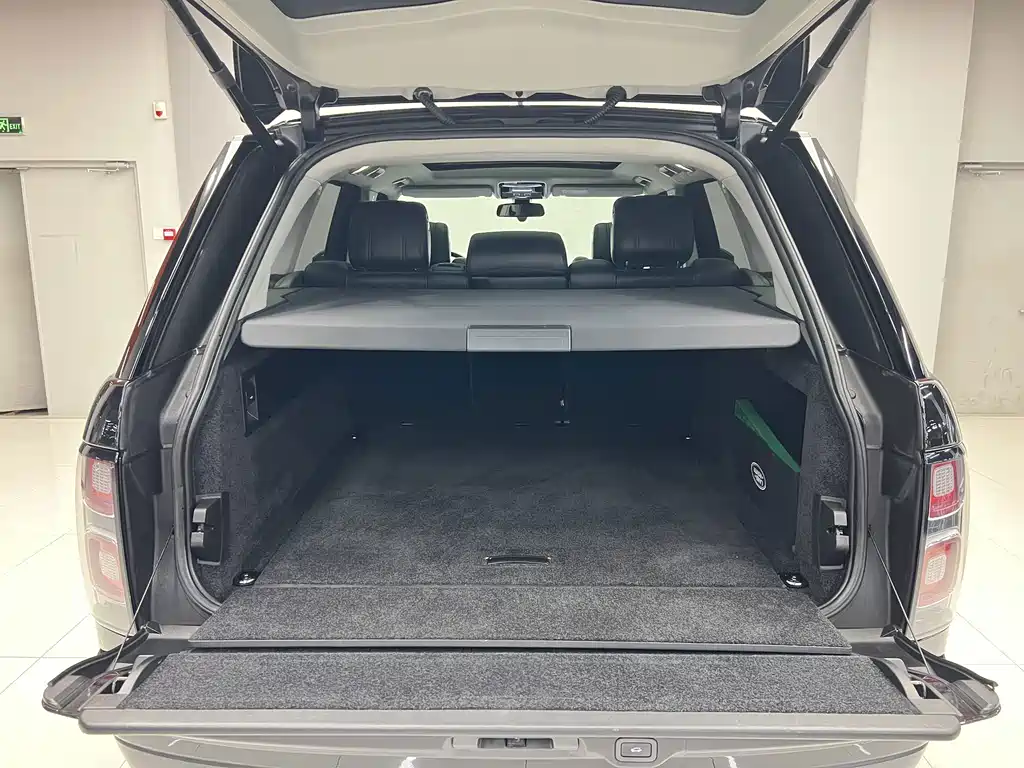 Land Rover Range Rover — миниатюра 5