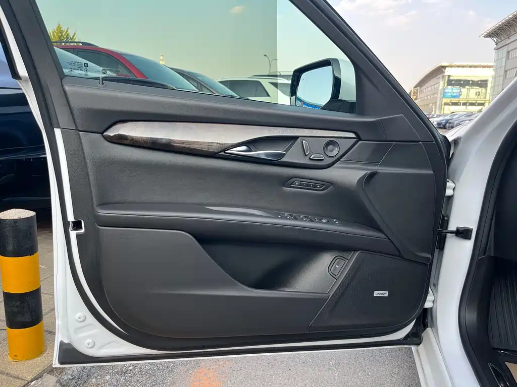 Cadillac CT6 — миниатюра 8