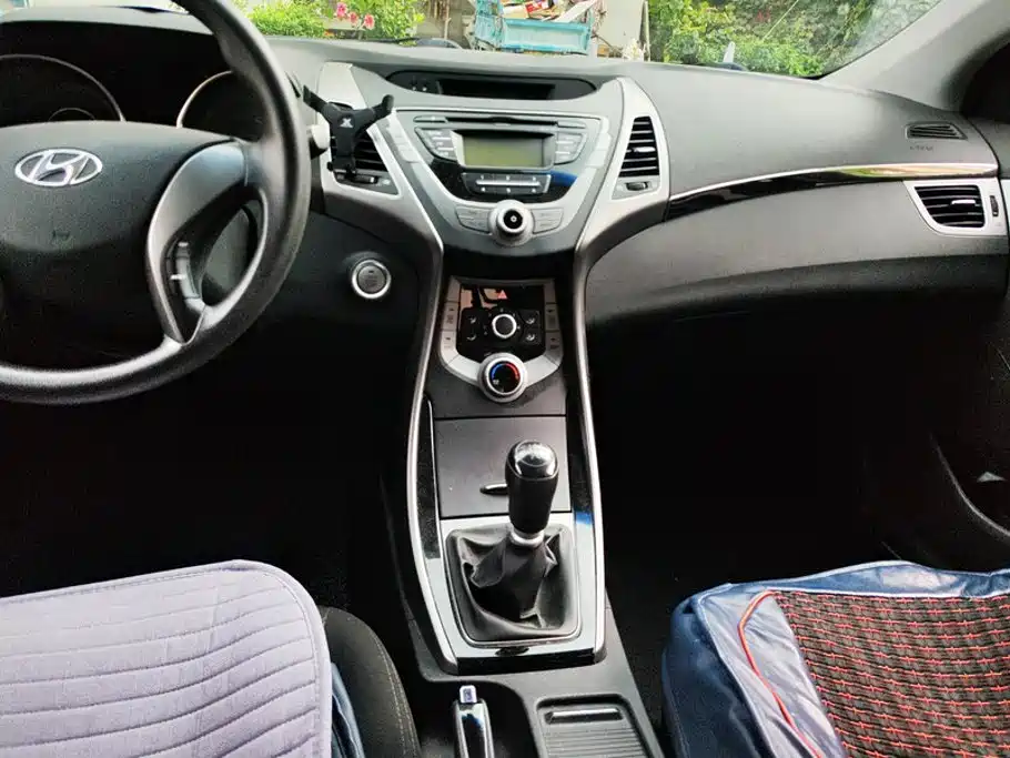 Hyundai Elantra Langdong — миниатюра 16