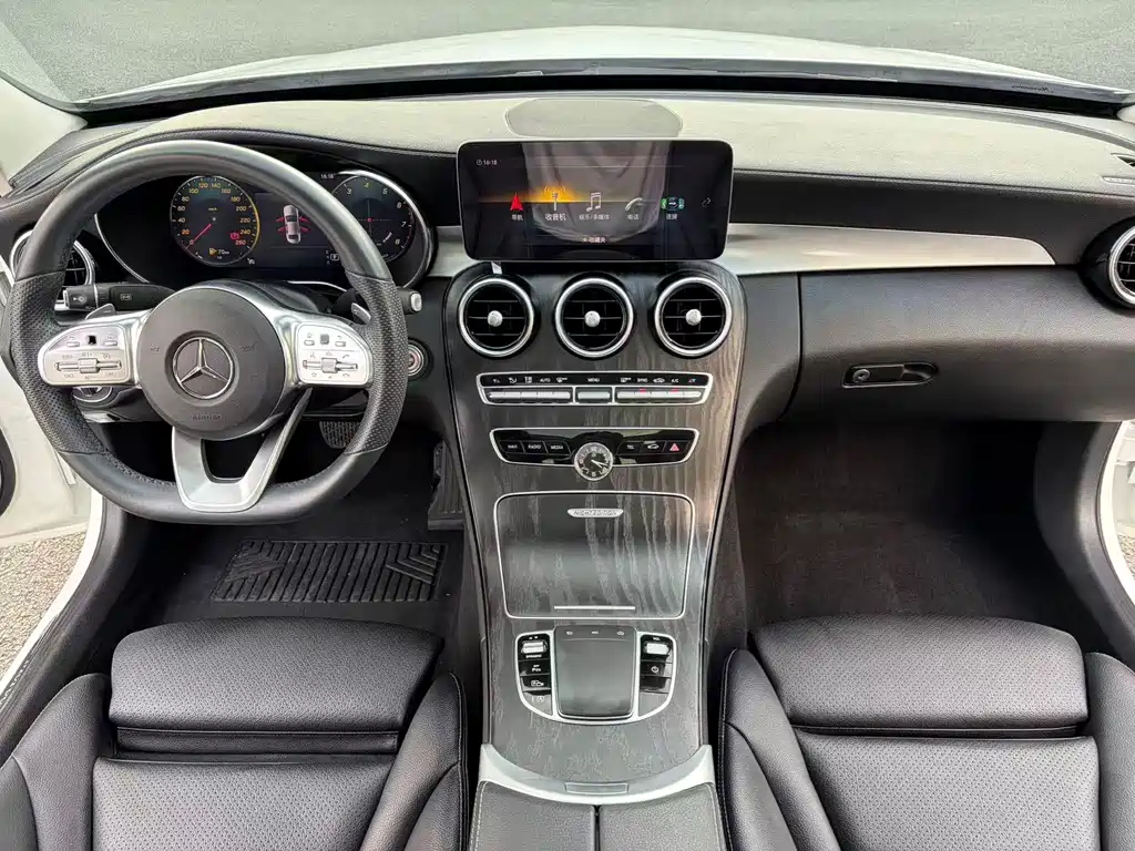 Mercedes-Benz C-Class — миниатюра 11