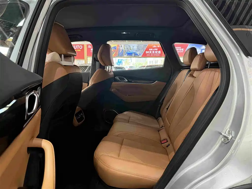 Geely Boyue L — миниатюра 12