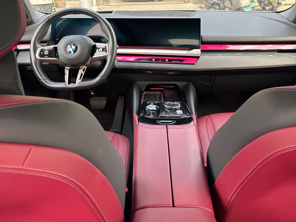BMW 5 Series — миниатюра 10