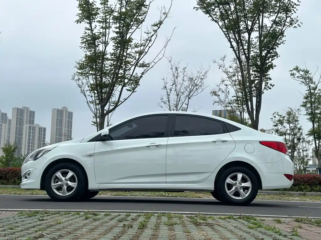 Hyundai Verna 1.4L Auto Smart Type GLS, фото 3