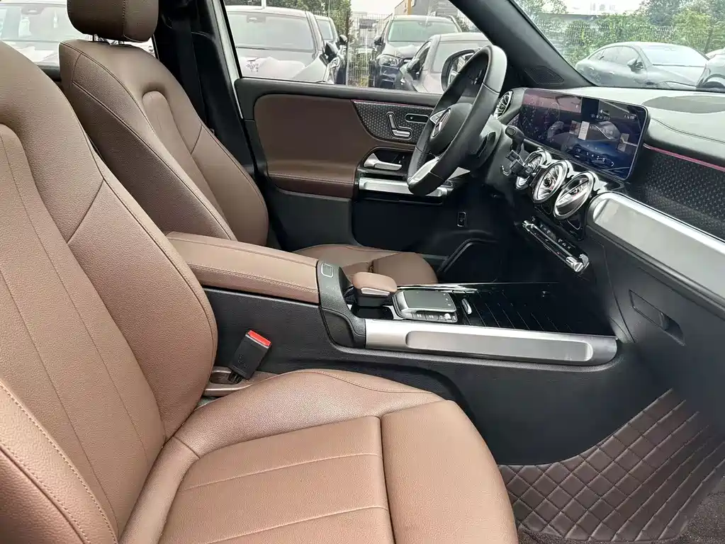 Mercedes-Benz GLB — миниатюра 15