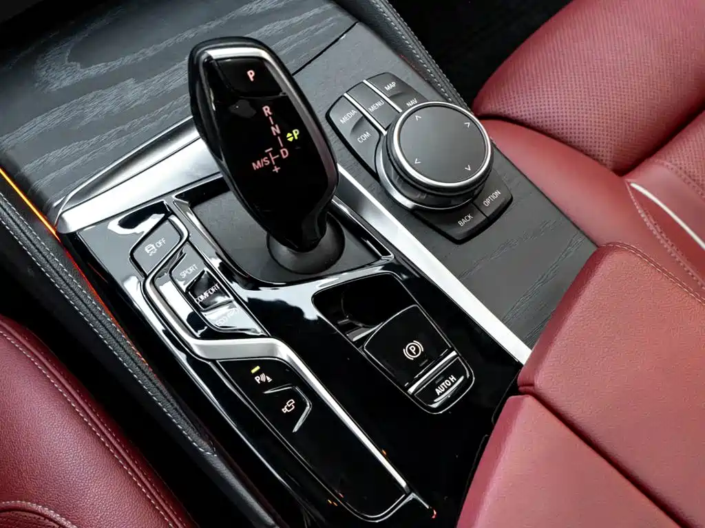 BMW 5 Series — миниатюра 20