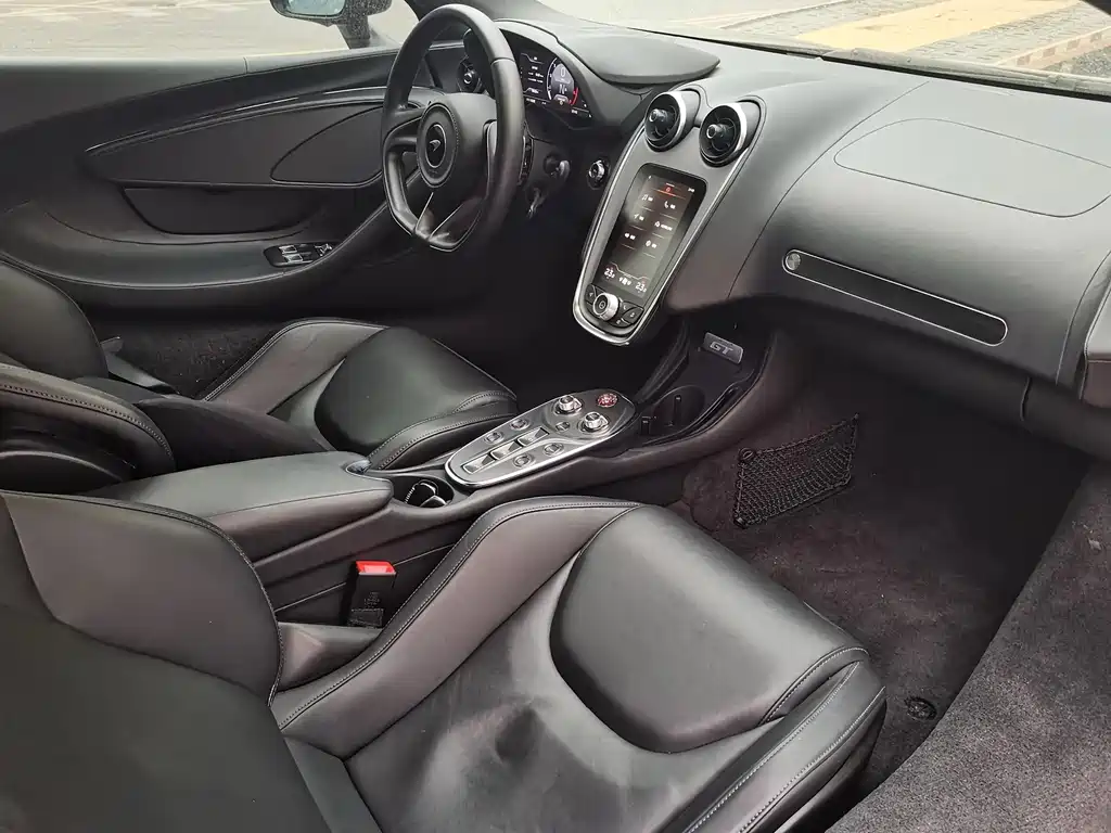 McLaren GT — миниатюра 6