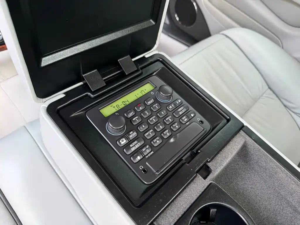 Jaguar XJ — миниатюра 11