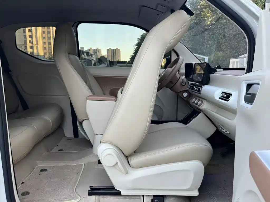 Wuling MINIEV — миниатюра 14