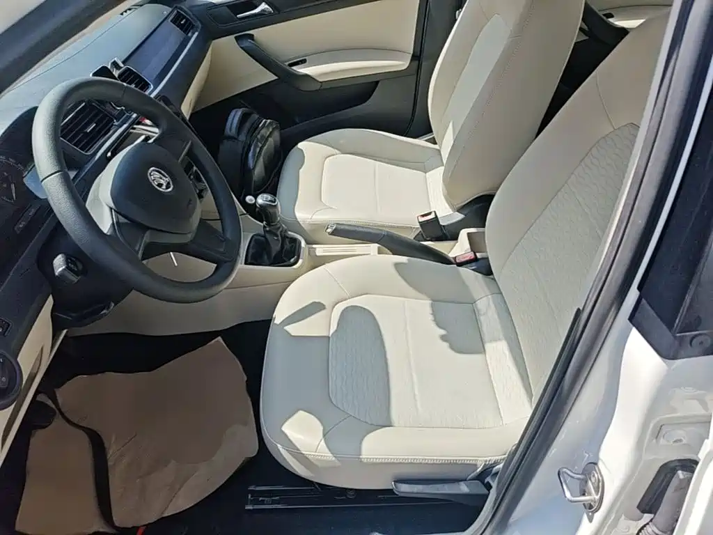 Skoda Rapid — миниатюра 15