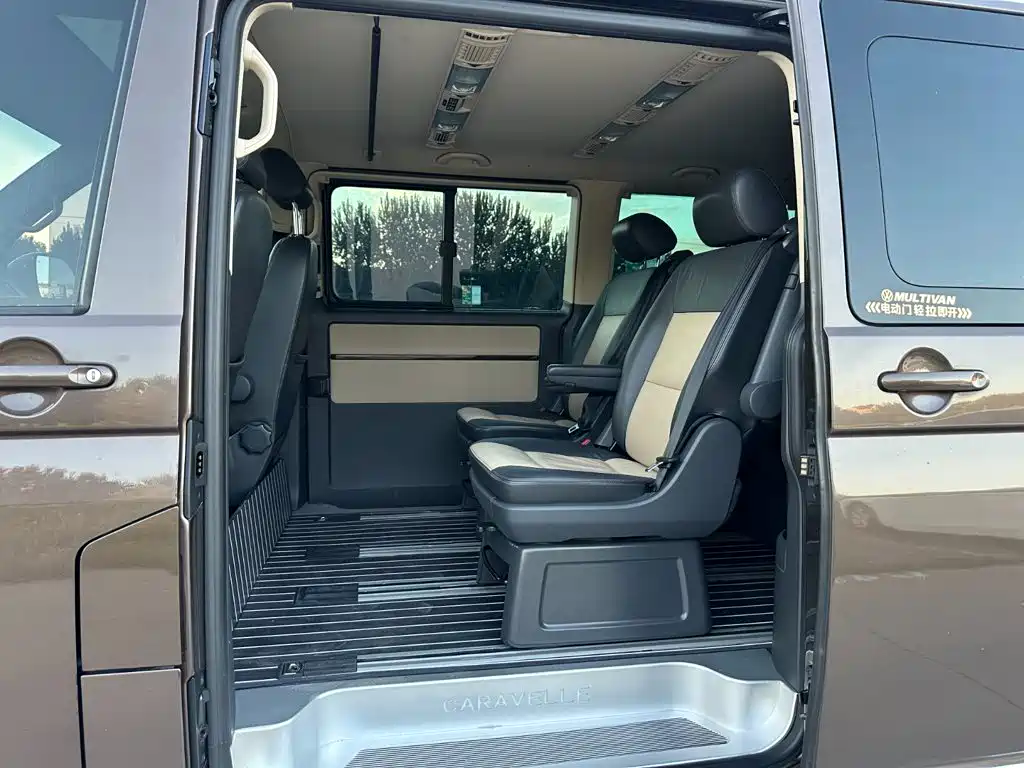 Volkswagen Multivan — миниатюра 9