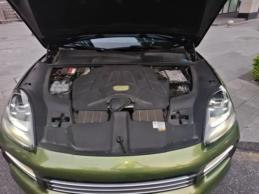 Porsche Cayenne — миниатюра 21