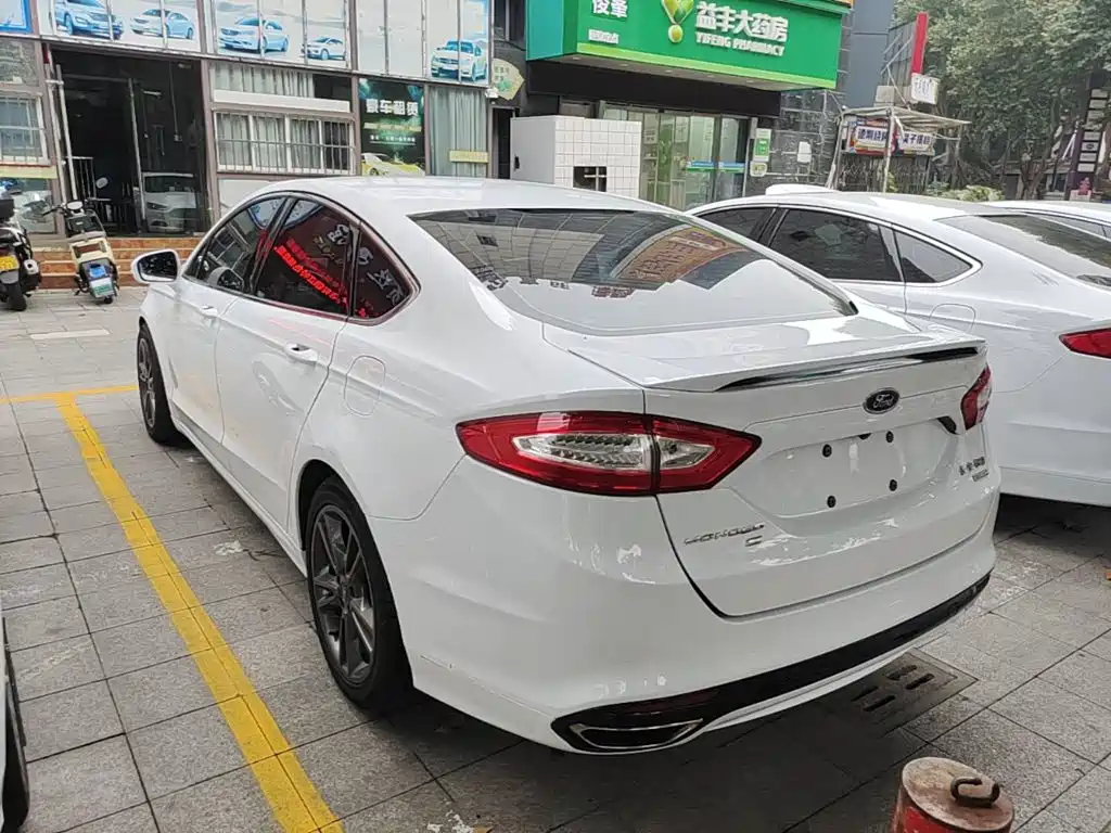 Ford Mondeo — миниатюра 5