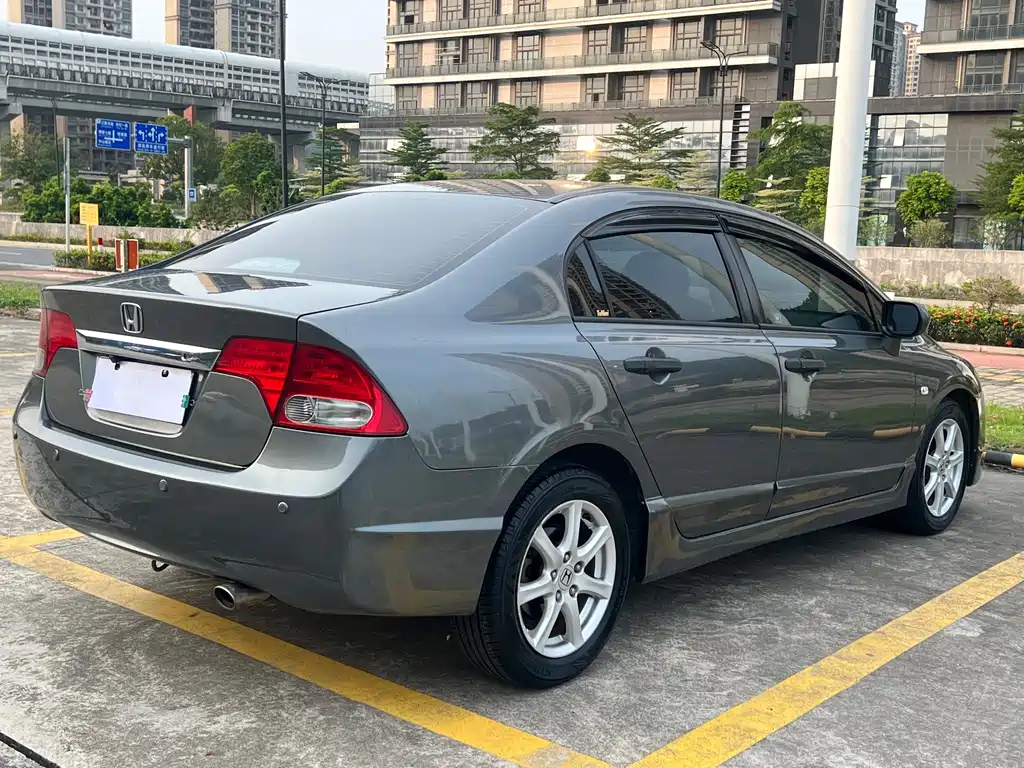 Honda Civic — миниатюра 7