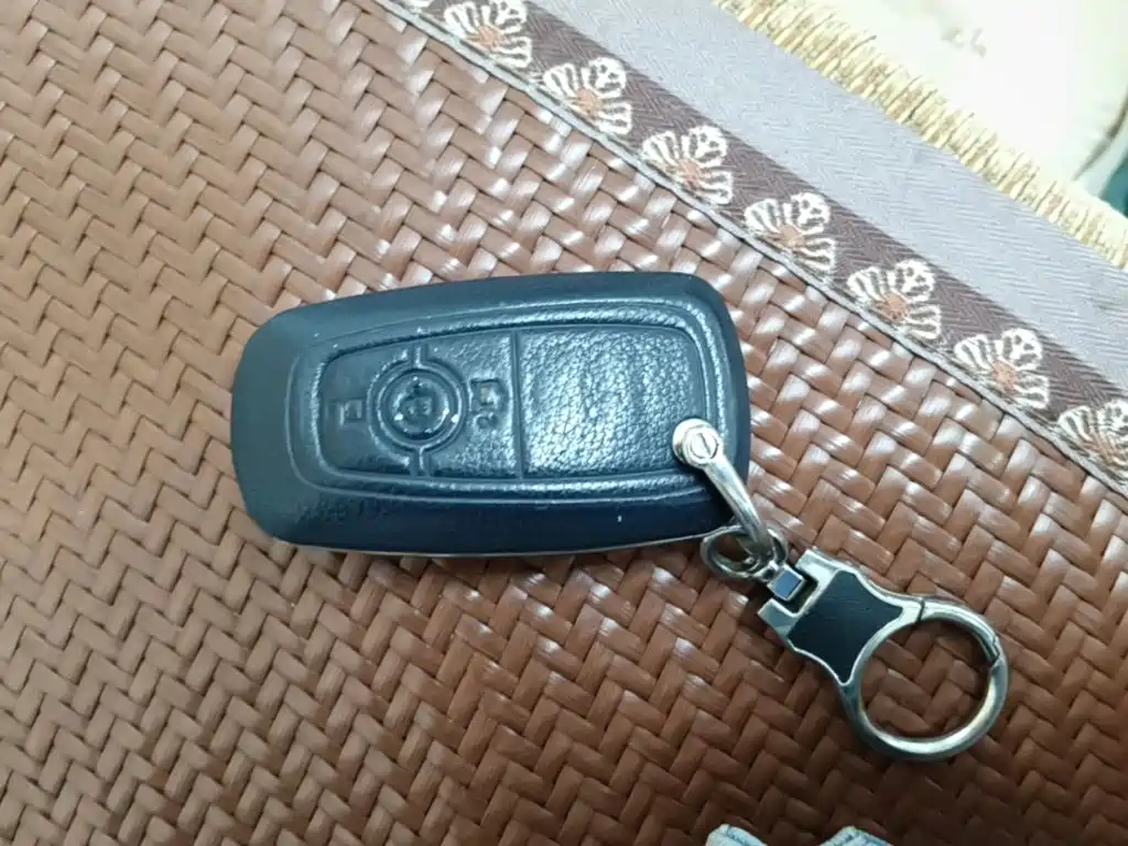 Ford Mondeo — миниатюра 9