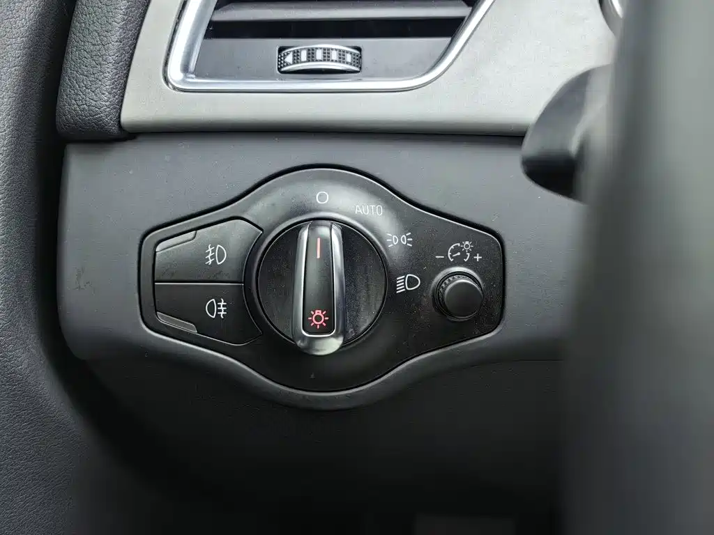Audi A4L — миниатюра 21