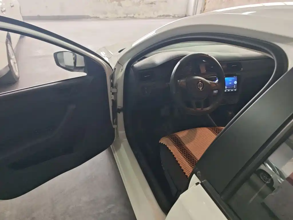 Volkswagen Santana — миниатюра 18
