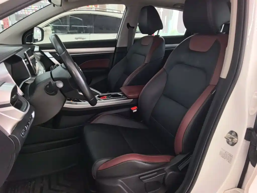 Geely Binyue — миниатюра 15