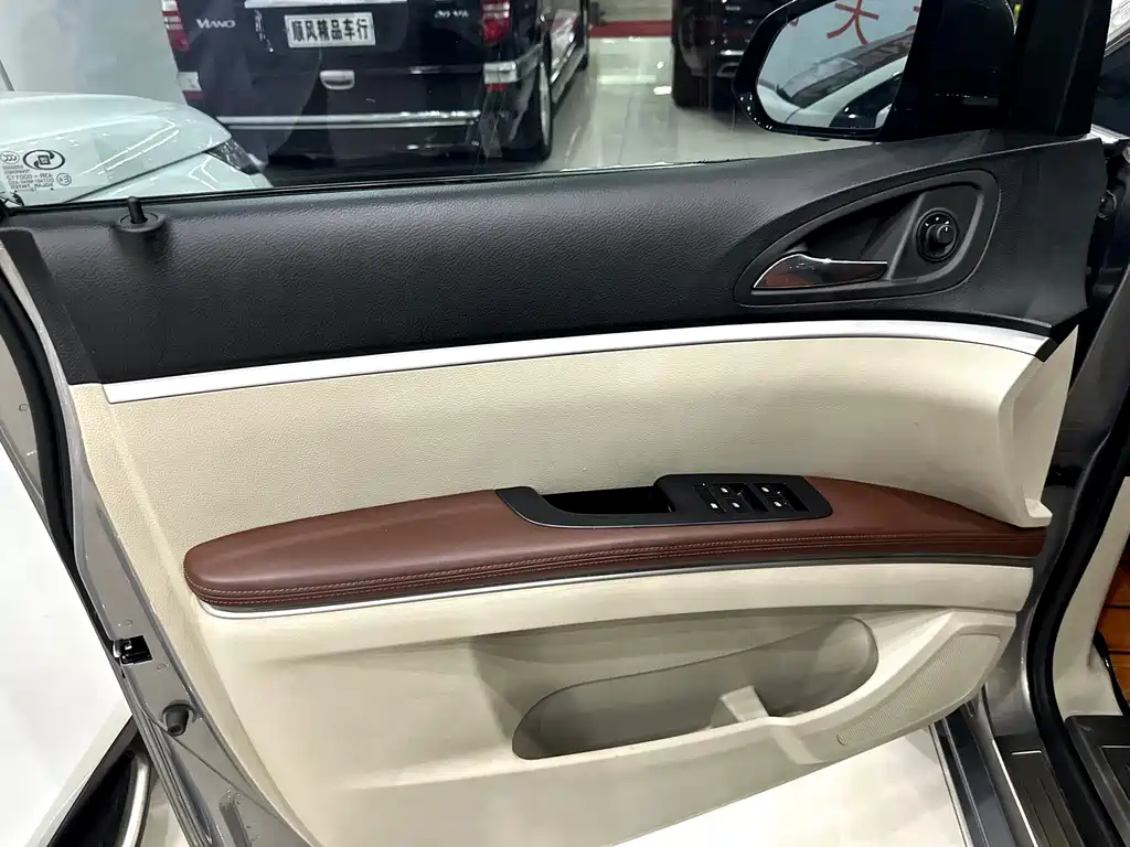 Buick GL8 — миниатюра 13