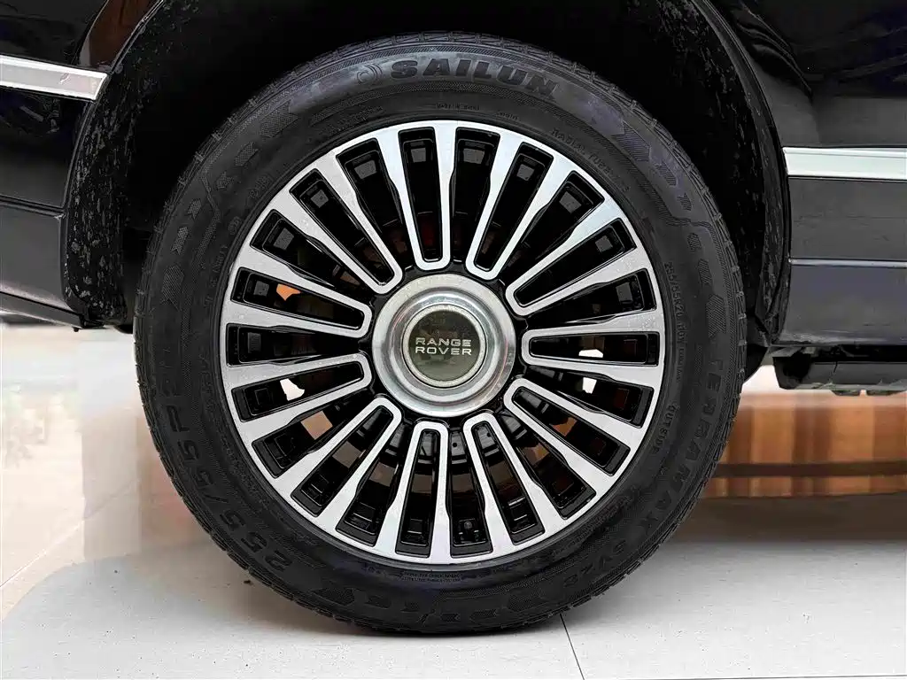 Land Rover Range Rover — миниатюра 18