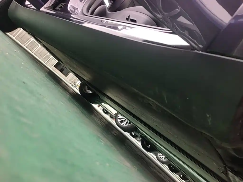 Tesla Model Y — миниатюра 21