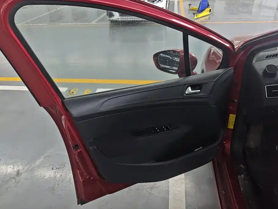Peugeot 308 — миниатюра 7