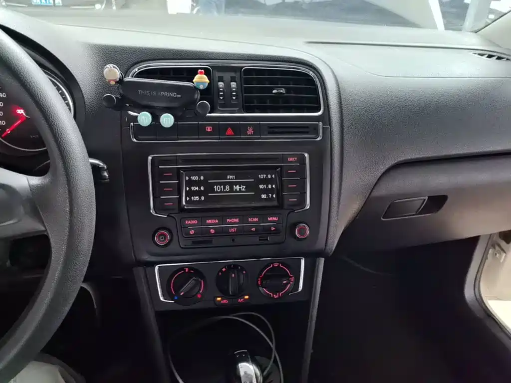 Volkswagen Polo — миниатюра 13