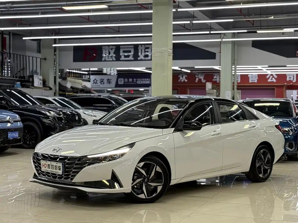 Hyundai Elantra 2022