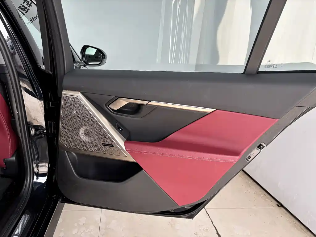 BMW 5 Series — миниатюра 24
