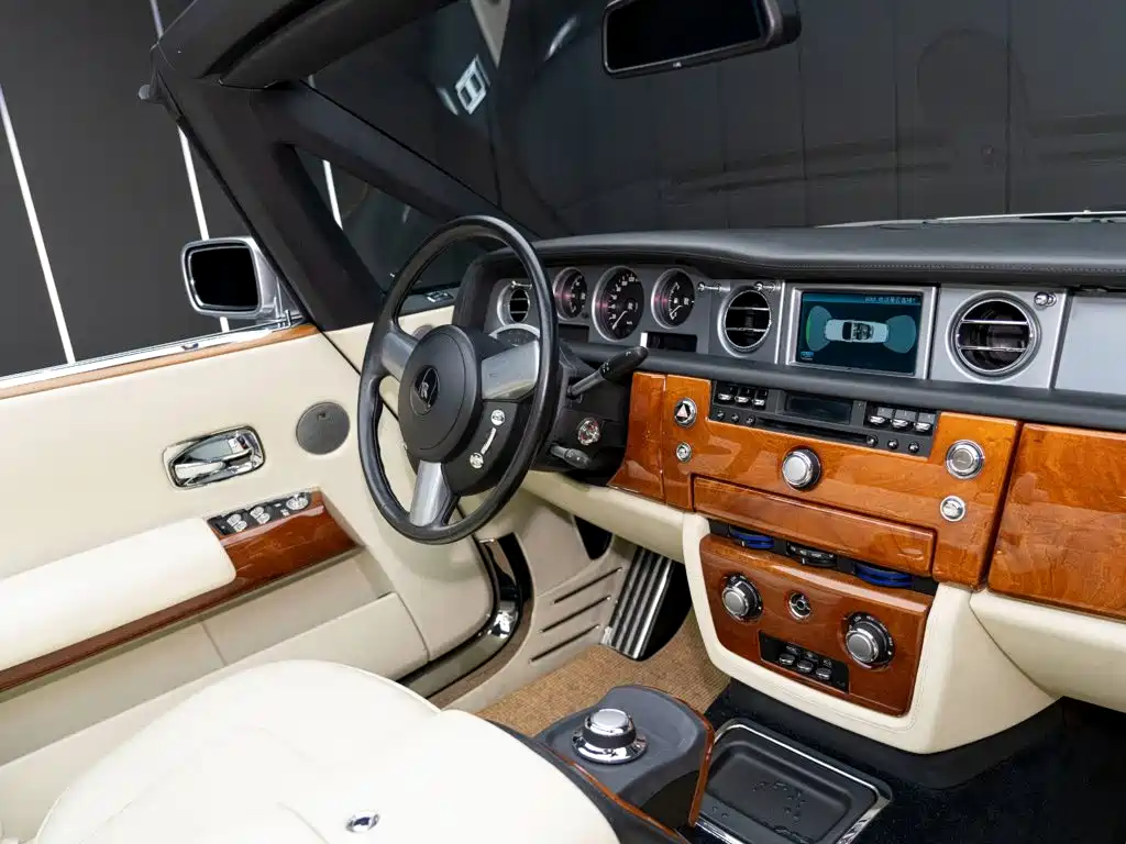 Rolls-Royce Phantom — миниатюра 15