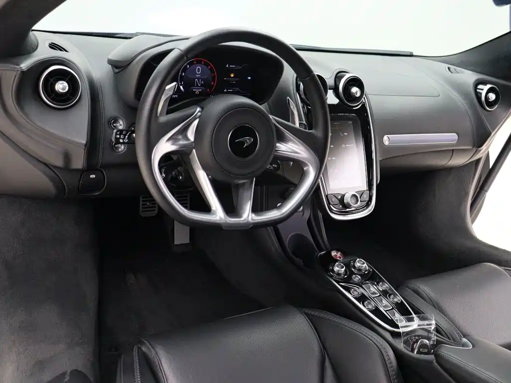 McLaren GT — миниатюра 5