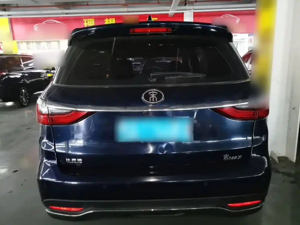 BYD MAX — миниатюра 6