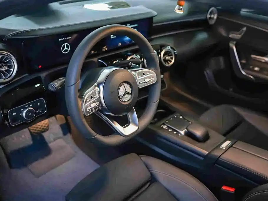 Mercedes-Benz A-Class — миниатюра 7
