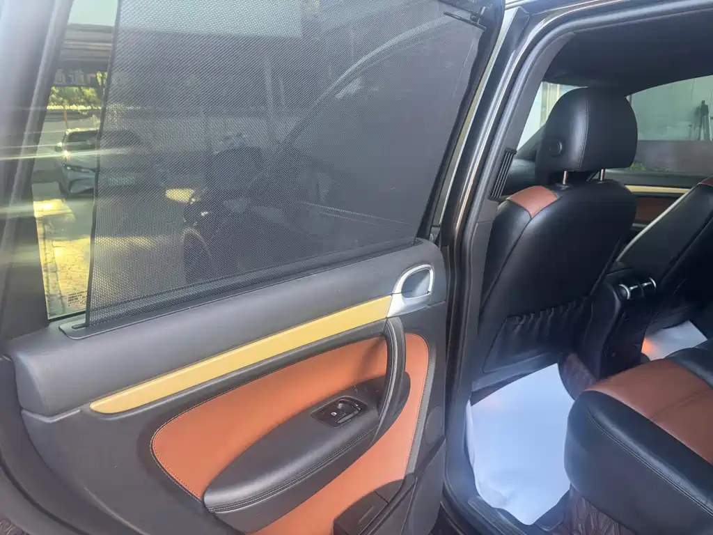 Porsche Cayenne — миниатюра 9