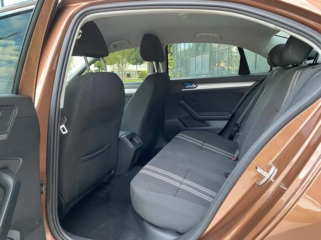 Volkswagen Lamando — миниатюра 6