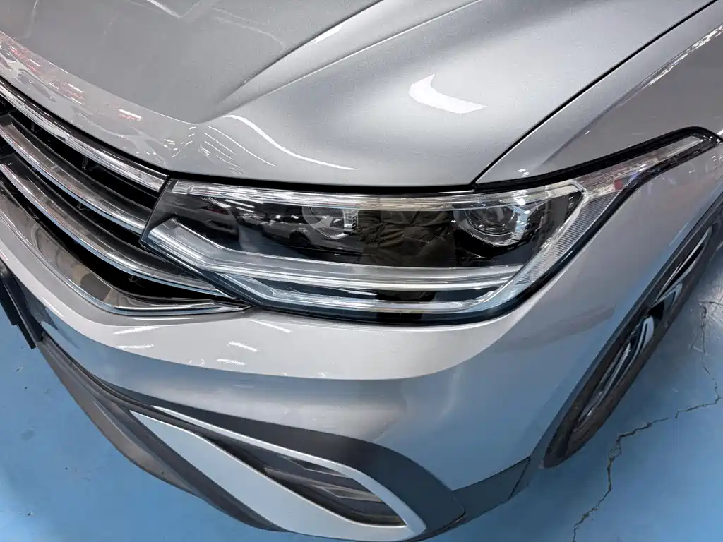 Volkswagen Tiguan L - фото 4