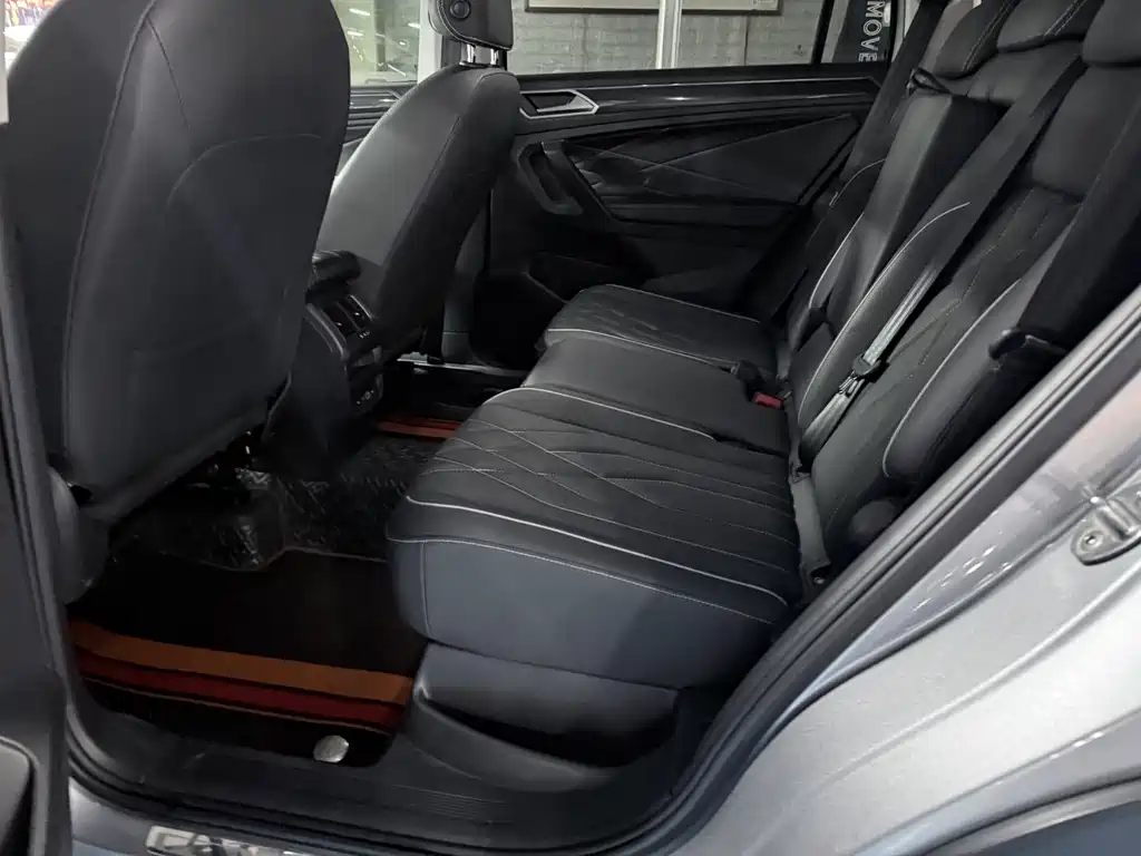 Volkswagen Tiguan L - фото 13