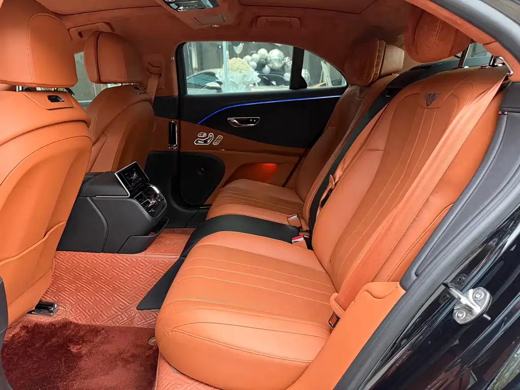 Bentley Flying Spur — миниатюра 7