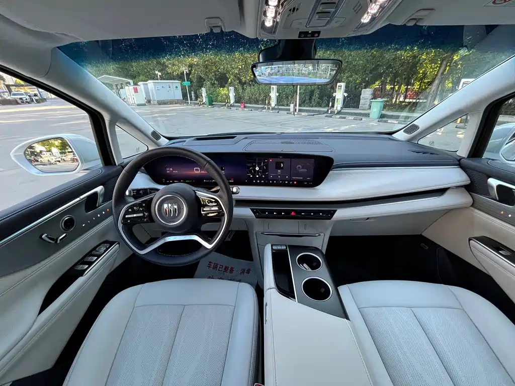 Buick GL8 Hybrid — миниатюра 11