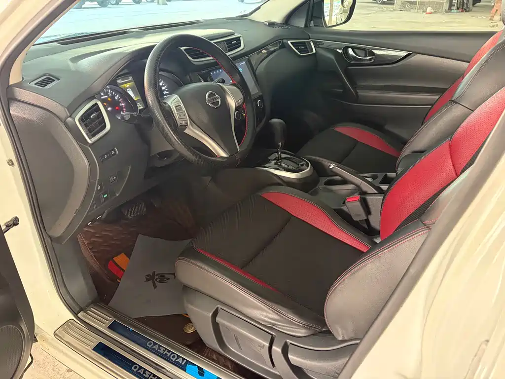Nissan Qashqai 2017 2.0L CVT Smart V