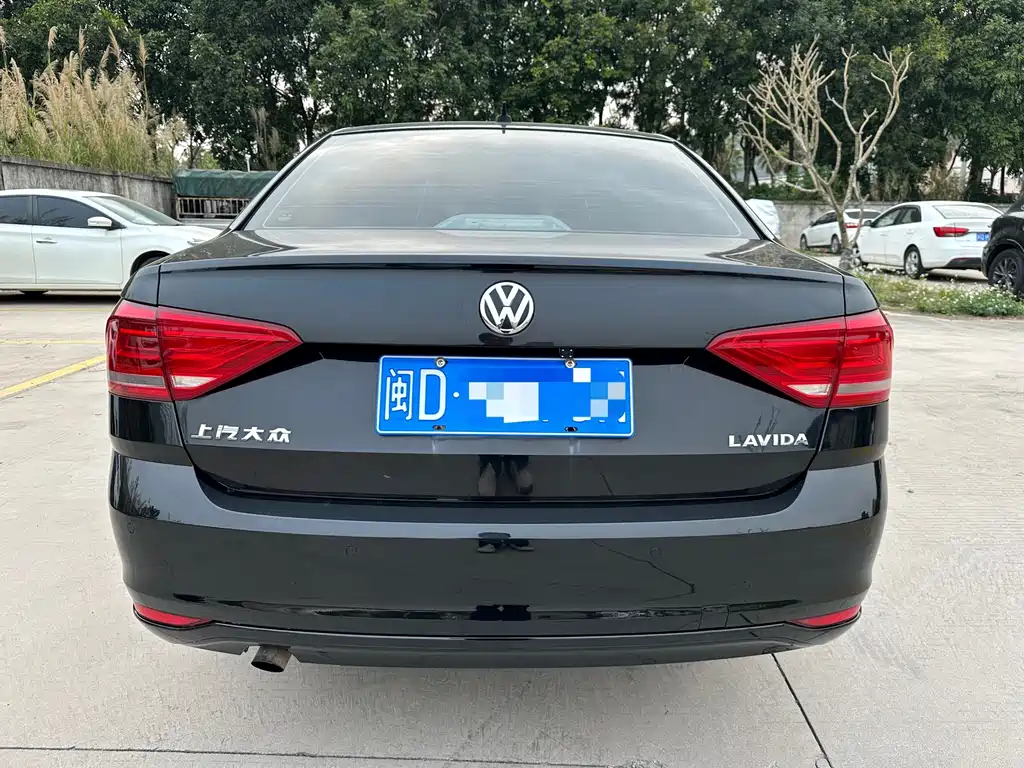 Volkswagen Lavida — миниатюра 6