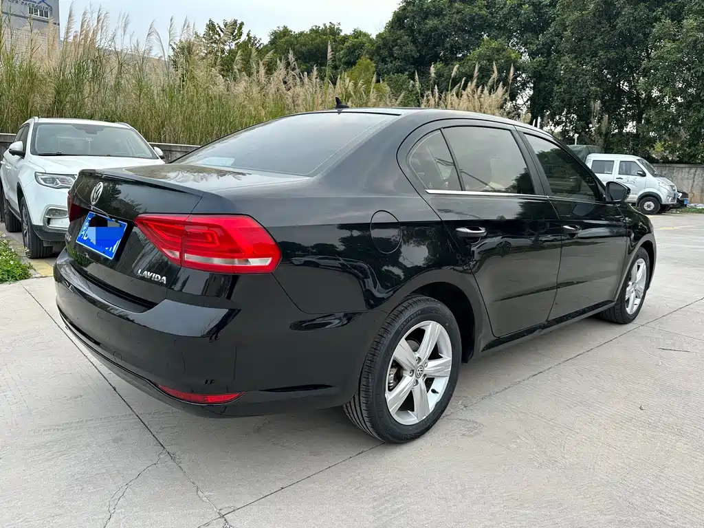 Volkswagen Lavida — миниатюра 7
